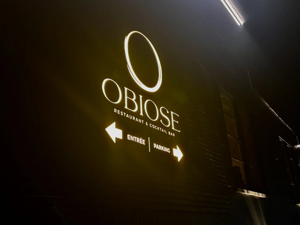 Obiose Waterloo – Signalétique lumineuse entrée parking – DDC Design